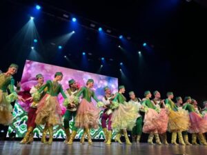 عرض خيالي لفرقة كوستروما الروسية بمشاركة مصرية 2 عرض خيالي لفرقة كوستروما الروسية بمشاركة مصرية