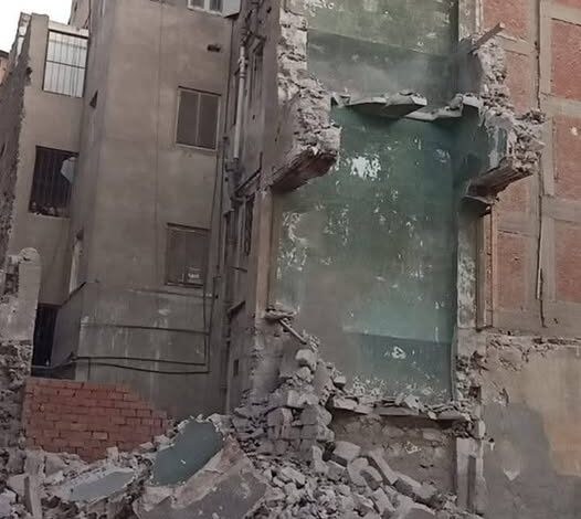 محافظ المنيا يوجه بسرعة التعامل مع انهيار جزئي لعقار بشارع الحسيني دون وقوع خسائر بشرية 1 محافظ المنيا يوجه بسرعة التعامل مع انهيار جزئي لعقار بشارع الحسيني دون وقوع خسائر بشرية