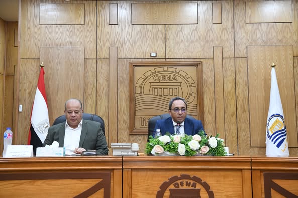 محافظ قنا يعلن إجراءات موسّعة لاستقبال عيد الأضحى وتعزيز الخدمات خلال اجتماع المجلس التنفيذي