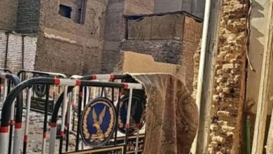 إخلاء 5 منازل وفرض كرون أمني بمنطقة السوق الفوقانى في قنا بسبب التنقيب عن الآثار