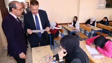 في ثاني أيام امتحانات الإعدادية.. محافظ المنوفية يتفقد اللجان ويوزع دعمًا إنسانيًا لعمال المدارس