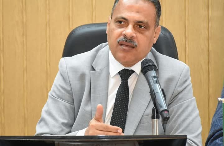 محافظ الشرقية يثمن مجهودات فريق عمل إدارة خدمة المواطنين بالديوان العام 