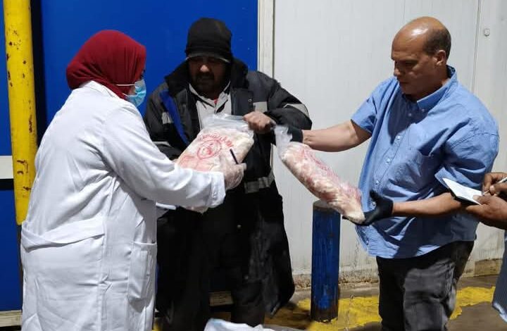 بيطرى الشرقية يضبط لحوم و دواجن و كبده مجمدة مخالفة خلال الحملات التفتيشية 1 بيطرى الشرقية يضبط لحوم و دواجن و كبده مجمدة مخالفة خلال الحملات التفتيشية