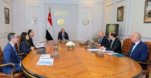 اجتماع الرئيس السيسي مع رئيس الوزراء وعدد من الوزراء 
