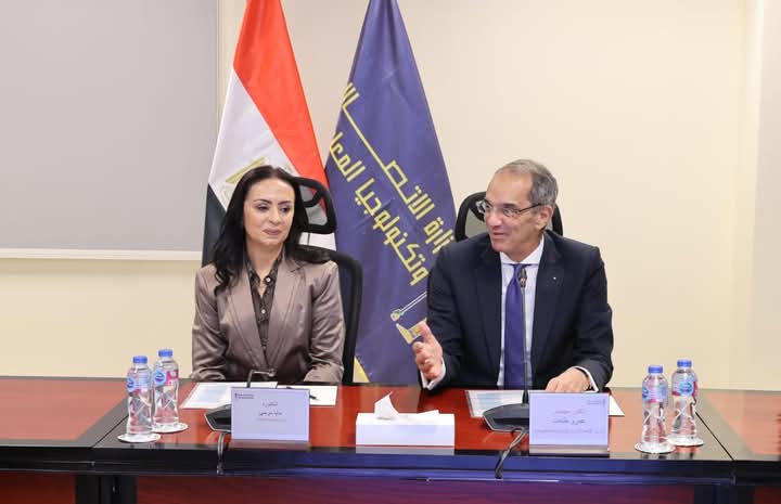 وزيرا الاتصالات والتضامن الاجتماعى يشهدان توقيع مذكرة تفاهم وبروتوكولين للتعاون 1 وزيرا الاتصالات والتضامن الاجتماعى يشهدان توقيع مذكرة تفاهم وبروتوكولين للتعاون