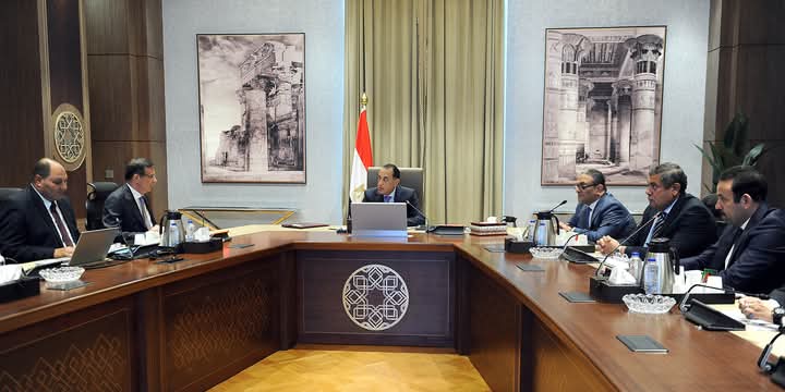 رئيس الوزراء يتابع إجراءات زيادة حجم المعروض من اللحوم الحمراء في الأسواق