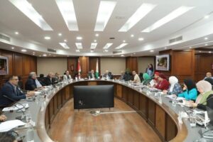 محافظ الجيزة يعقد اللقاء الأسبوعي لبحث الشكاوى والطلبات المقدمة من المواطنين