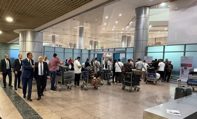 نائب وزير المالية ورئيس مصلحة الجمارك في جولة ميدانية بمطار القاهرة