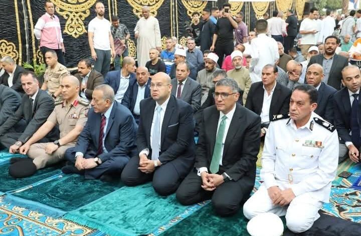 محافظ الجيزة يؤدي صلاة عيد الأضحى المبارك بساحة مسجد مصطفى محمود بالدقي