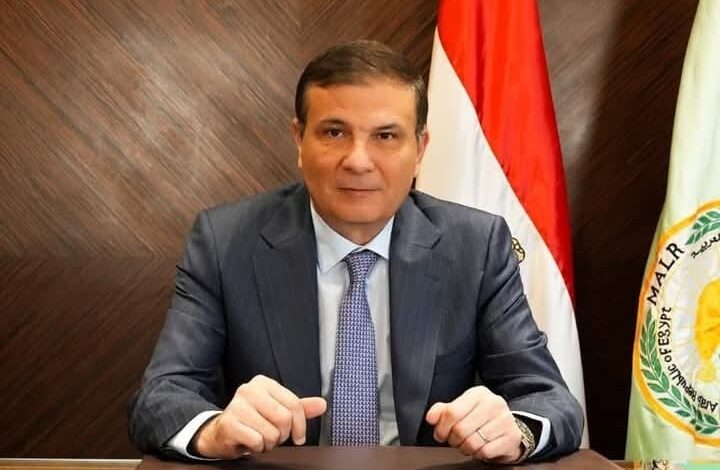 وزير الزراعة يؤكد استمرار خدمات المعامل والدعم الفني للمزارعين ومنع التعدي على الأراضي الزراعية 1 وزير الزراعة يؤكد استمرار خدمات المعامل والدعم الفني للمزارعين ومنع التعدي على الأراضي الزراعية