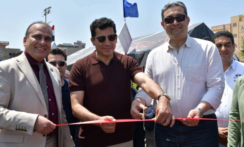 صبحى ومحافظ دمياط يفتتحان ملعب كرة القدم والمبنى الاجتماعي بنادي كفر سعد 1 صبحى ومحافظ دمياط يفتتحان ملعب كرة القدم والمبنى الاجتماعي بنادي كفر سعد