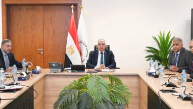 وزير الري يتابع حالة توفير الاحتياجات المائية بالمحافظات