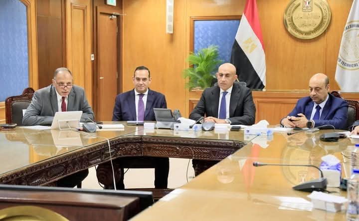 وزير التربية والتعليم يتابع انطلاق امتحانات الثانوية العامة من غرفة العمليات