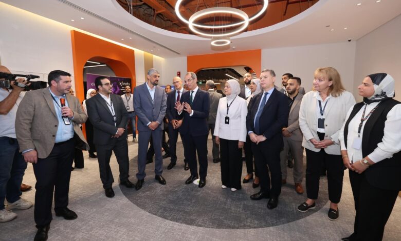 وزير الاتصالات يتفقد مقر شركة VXI الأمريكية الرائدة عالميًا في مجال خدمات التعهيد في القاهرة 1 وزير الاتصالات يتفقد مقر شركة VXI الأمريكية الرائدة عالميًا في مجال خدمات التعهيد في القاهرة