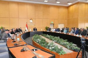 وزير الإسكان يعقد اجتماعًا للجنة التنسيقية العليا 2 وزير الإسكان يعقد اجتماعًا للجنة التنسيقية العليا