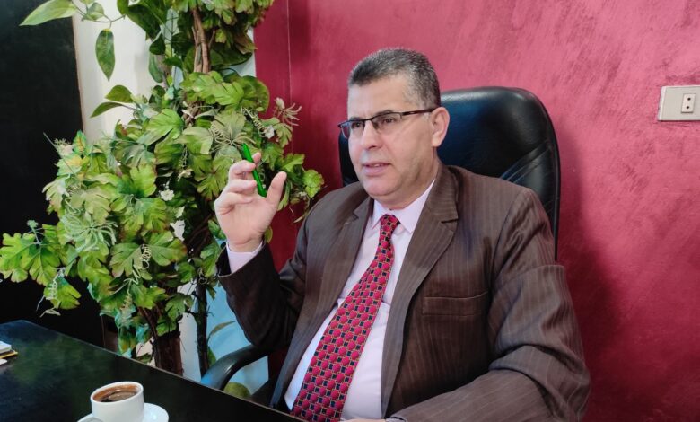 من كان سهلا هينا لينا حرمه الله على النار 