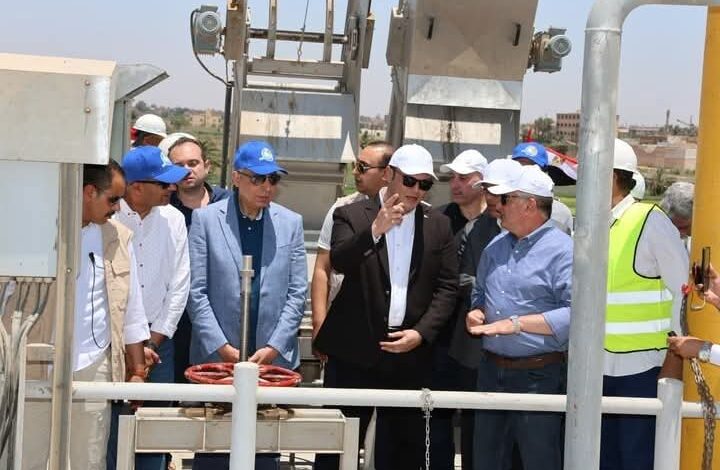 وزير الإسكان ومحافظ المنيا يتفقدان محطتي مياه شرب العدوة الجديدة و 1 و 2 بالمحافظة 1 وزير الإسكان ومحافظ المنيا يتفقدان محطتي مياه شرب العدوة الجديدة و 1 و 2 بالمحافظة