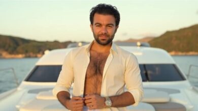 شريف رمزي.. إطلالة رجالية على يخت الفخامة تُشعل الأضواء من جديد