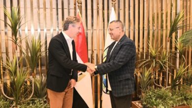 محافظ جنوب سيناء يستقبل الممثل المقيم لبرنامج الأمم المتحدة الإنمائي ويكرّمه بمناسبة انتهاء فترة عمله في مصر