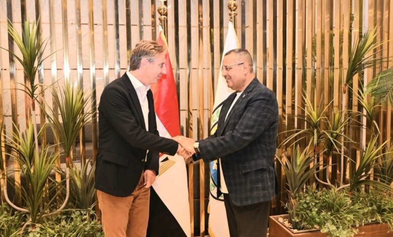 محافظ جنوب سيناء يستقبل الممثل المقيم لبرنامج الأمم المتحدة الإنمائي ويكرّمه بمناسبة انتهاء فترة عمله في مصر