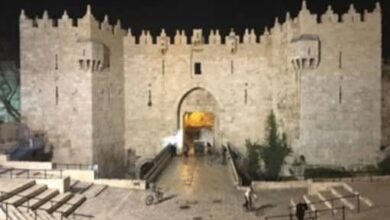 "الوضع لا يُحتمل".. تجار البلدة القديمة في القدس يطالبون بالعودة السريعة إلى الحياة الاقتصادية الطبيعية