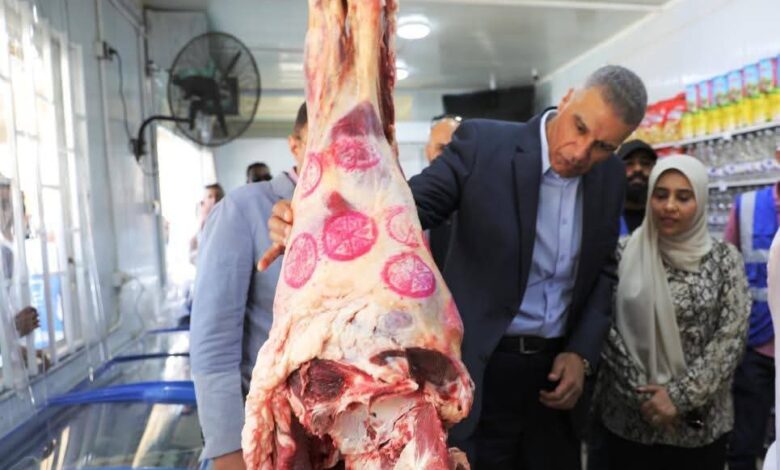 محافظ أسوان يفتتح أول منفذ دائم لبيع اللحوم والدواجن والسلع الغذائية بكوم امبو 1 محافظ أسوان يفتتح أول منفذ دائم لبيع اللحوم والدواجن والسلع الغذائية بكوم امبو