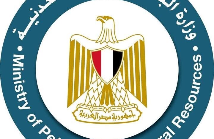 البترول تعلن نجاح أعمال الحفر ببئر "ظهر 6" وإضافة 60 مليون قدم مكعب يوميًا إلى الإنتاج 1 البترول تعلن نجاح أعمال الحفر ببئر "ظهر 6" وإضافة 60 مليون قدم مكعب يوميًا إلى الإنتاج