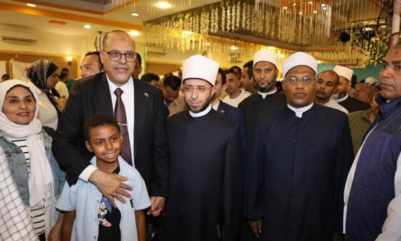 وزيرا العمل والأوقاف يفتتحان ملتقى توظيف في "رأس غارب" بمشاركة 50 منشأة 1 وزيرا العمل والأوقاف يفتتحان ملتقى توظيف في "رأس غارب" بمشاركة 50 منشأة