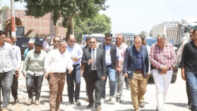 محافظ الشرقية يتفقد أعمال رصف وتوسعة طريق الزقازيق بلبيس أمام قرية العصلوجي