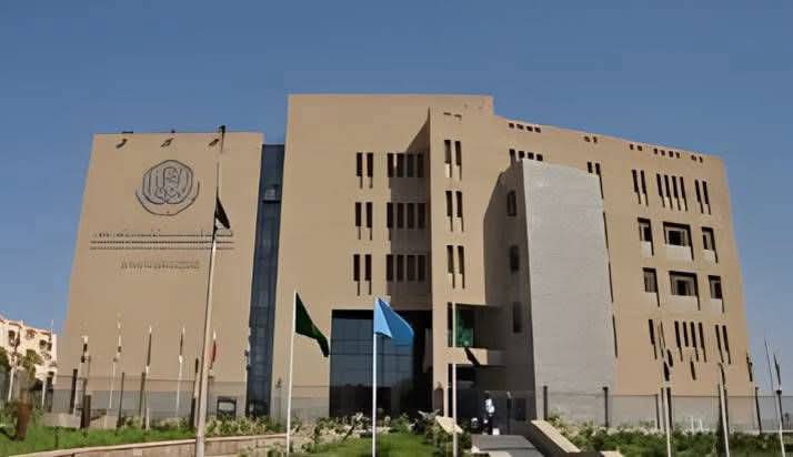 محافظ أسوان يهنئ الأكاديمية العربية للعلوم والتكنولوجيا والنقل البحرى لفوزها بمراكز متقدمة "