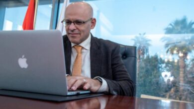 الناقد الفني دكتور محمد عبد الله يكتب ..زمان كنا طيبين مش فاهمين حاجة