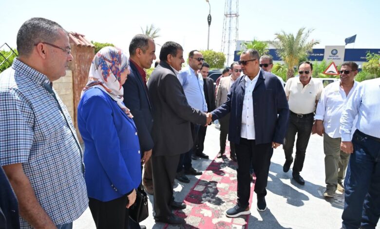 محافظ جنوب سيناء يجتمع بمديري المديريات الخدمية ومديري الإدارات بالمحافظة