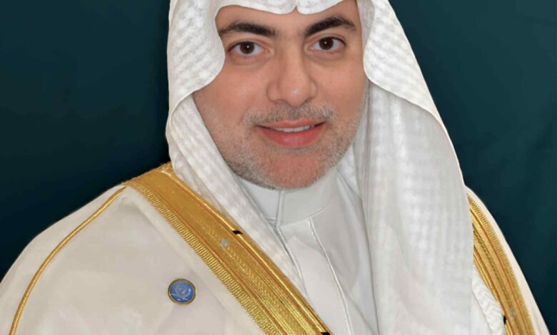 في عيد ميلاده.. أوسمة السلام والأناقة تزين مسيرة الدبلوماسي د. عاطف سندي وتؤكد مكانته الرفيعة عربياً ودولياً 1 في عيد ميلاده.. أوسمة السلام والأناقة تزين مسيرة الدبلوماسي د. عاطف سندي وتؤكد مكانته الرفيعة عربياً ودولياً