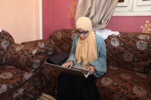 وزارة الاتصالات وتكنولوجيا المعلومات تسلم الطالبة هاجر حسان "لاب توب" مزود بالتطبيقات دعم المكفوفين 2 وزارة الاتصالات وتكنولوجيا المعلومات تسلم الطالبة هاجر حسان "لاب توب" مزود بالتطبيقات دعم المكفوفين