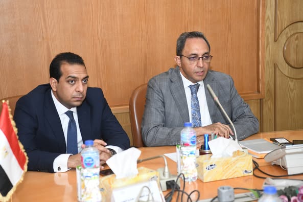 محافظ قنا يناقش المخطط العام الجديد لشركة "نيو سيتي" ويؤكد دعم المحافظة للاستثمار 1 محافظ قنا يناقش المخطط العام الجديد لشركة "نيو سيتي" ويؤكد دعم المحافظة للاستثمار