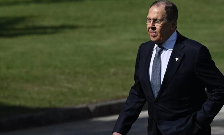 سيرغي لافروف يصل في زيارة إلى كوريا الشمالية