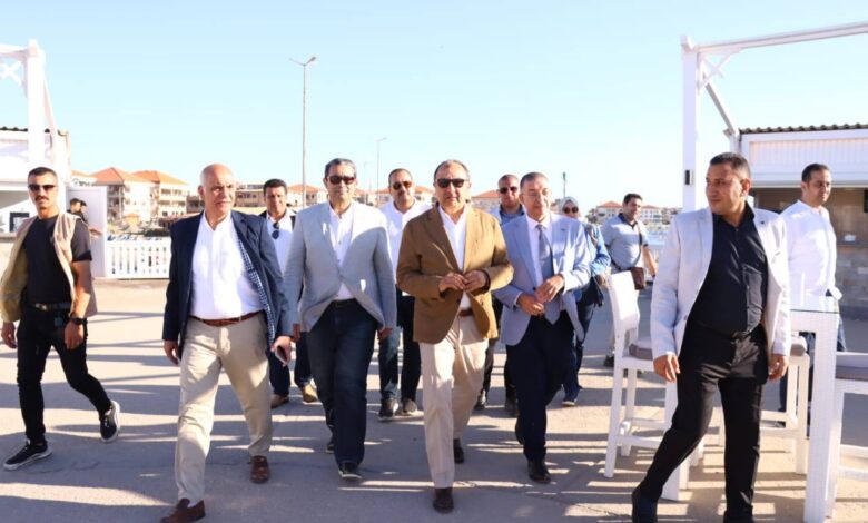 وزير قطاع الأعمال العام والمحافظ يتفقدان المنشآت الفندقية برأس البر 1 وزير قطاع الأعمال العام والمحافظ يتفقدان المنشآت الفندقية برأس البر