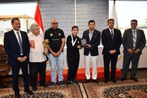 وزير الشباب والرياضة يستقبل بطل العالم في الشطرنج عبدالرحمن سامح بمقر الوزارة بالعاصمة الإدارية 2 وزير الشباب والرياضة يستقبل بطل العالم في الشطرنج عبدالرحمن سامح بمقر الوزارة بالعاصمة الإدارية