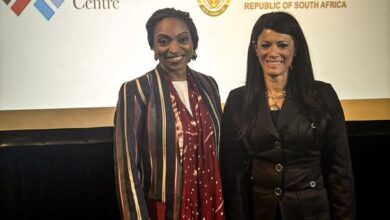 وزيرة التخطيط والتنمية الاقتصادية والتعاون الدولي تلتقي وزيرة الطاقة وتنمية الأعمال في باربادوس