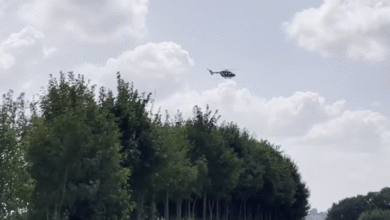 نقل أخطر مجرم وتاجر مخدرات في فرنسا على متن مروحية إلى سجن شديد الحراسة