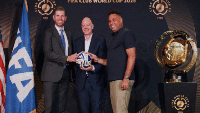 عرض مجسم كأس العالم للأندية في برج ترامب 1 عرض مجسم كأس العالم للأندية في برج ترامب