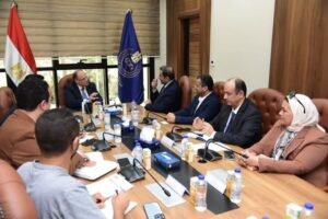 رئيس هيئة الدواء المصرية يعقد اجتماعًا مع وفد شركة سبيماكو الدوائية