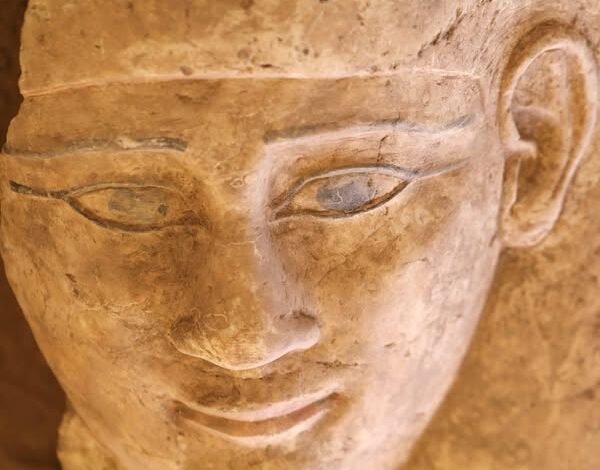 اكتشاف مقابر جديدة من العصرين اليوناني والروماني بنقوش هيروغليفية في الجبانة باسوان