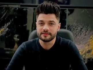 عمر كمال يروي موقفًا مؤثرًا لـ أحمد عامر..رفض تأجيل العمرة للتصوير 1 عمر كمال يروي موقفًا مؤثرًا لـ أحمد عامر..رفض تأجيل العمرة للتصوير