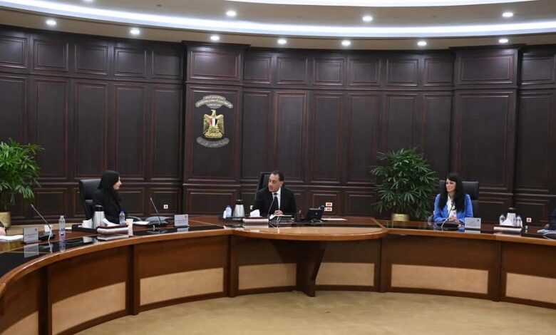 وزير الصحة : رئيس الجمهورية يولي اهتمامًا كبيرًا بملف التنمية البشرية 1 وزير الصحة : رئيس الجمهورية يولي اهتمامًا كبيرًا بملف التنمية البشرية