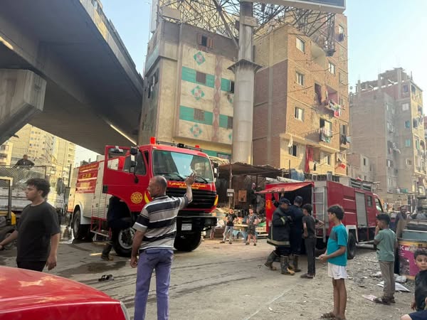 حريق محدود في مخلفات قرب سور مترو رمسيس دون إصابات 1 حريق محدود في مخلفات قرب سور مترو رمسيس دون إصابات