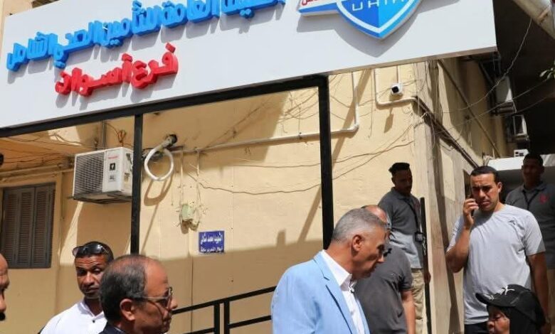 لليوم الثانى على التوالى .. محافظ أسوان يتابع تشغيل منظومة التأمين الصحى الشامل 