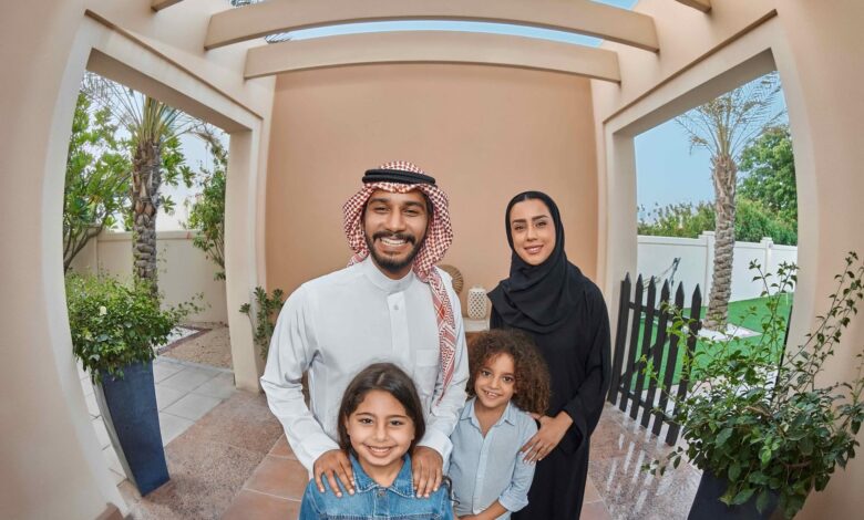 "دراسة حديثة" تكشف السعوديين يشعرون براحة البال عند مراقبة منازلهم عن بُعد