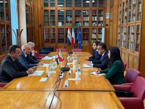وزير الصحة يلتقي وزير الصحة الإيطالي لمناقشة تعزيز التعاون الثنائي 