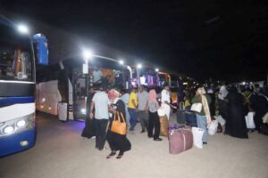 محافظ أسوان يتابع تقديم التسهيلات للأخوة الأشقاء السودانيين لعودتهم إلى وطنهم عبر معبر قسطل البرى 2 محافظ أسوان يتابع تقديم التسهيلات للأخوة الأشقاء السودانيين لعودتهم إلى وطنهم عبر معبر قسطل البرى